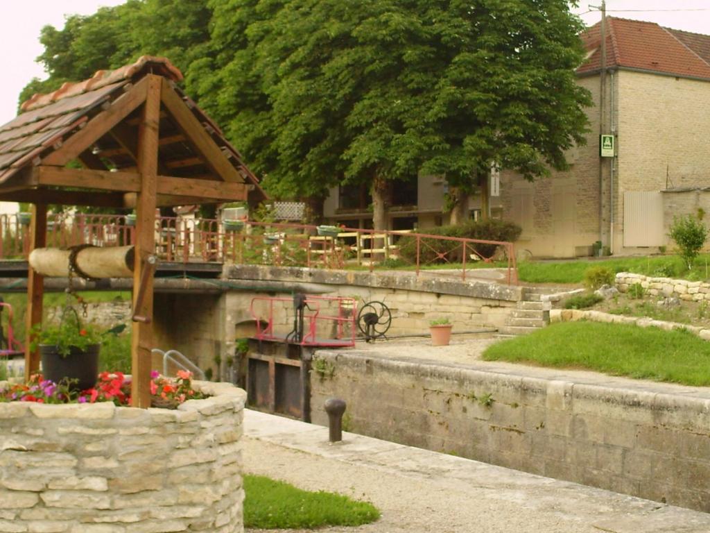 Hotel-Restaurant De L'Ecluse 79 Chassignelles Exteriér fotografie
